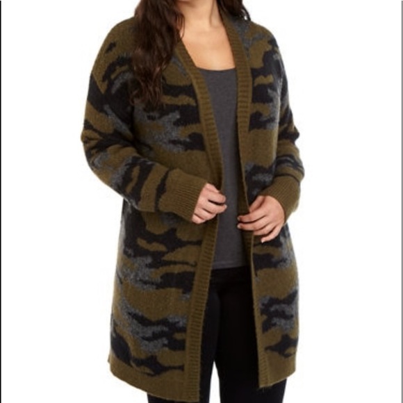 new directions Sweaters - New Directions Curvy Camouflage Cardigan Sz 1X